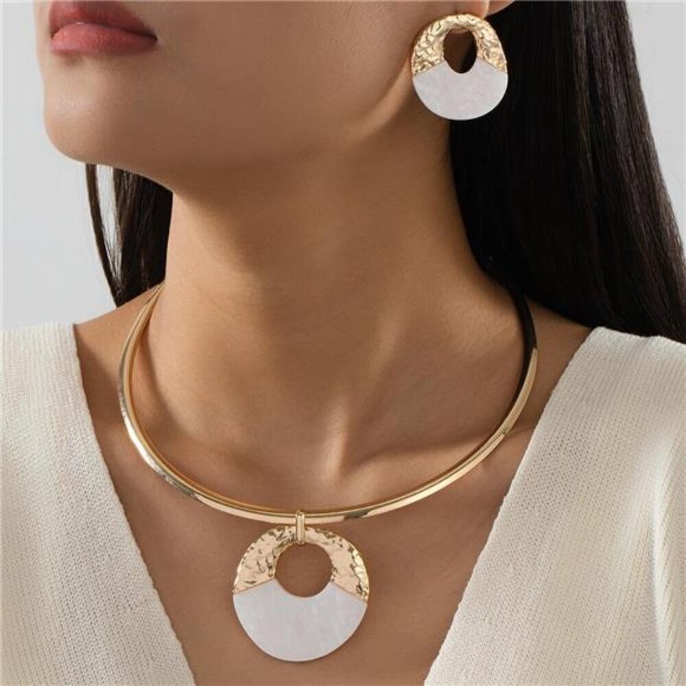 18K Gold-Plated Circle Pendant Necklace and Earrings Jewelry Set